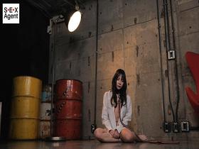 地下室とユートピア 一人の犠牲で成り立つ歪な世界で行われる非情なSEX　サンプル画像01