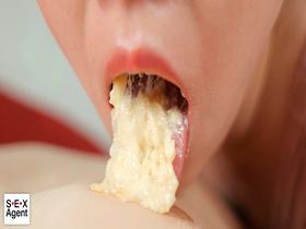 ねっとりくちゃくちゃ咀嚼フェラチオ ～咀嚼した食べ物を口移しで頂き、そのまま口内で犯される～　サンプル画像05