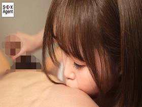 顔で抜く！！顔面ドアップ甘サド乳首舐め手コキ　サンプル画像02