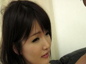 ミニスカでさりげなく誘ってる美脚自慢の人妻は絶対にヤレる！街角ナンパ12人全員生中出し④　サンプル画像09