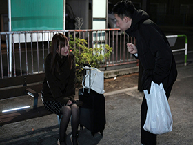 家出妻の淫らな恩返し　専属おっパブ嬢になって家主を至れり尽くせりおもてなし　桃瀬くるみ サンプル動画サムネイル