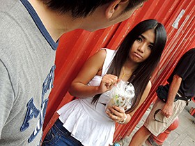微笑みの国、タイにてSクラスな素人娘をナンパしてサバーイなことしてきました！！エロ過ぎるタイ娘12人4時間！ サンプル動画サムネイル