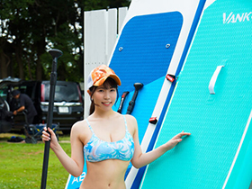 THE ドキュメント　本能丸出しでする絶頂SEX　青空全裸プールでSUP女子がパコパコ大量ザーメン注入絶頂狂い サンプル動画サムネイル