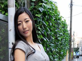 THE ドキュメント　本能丸出しでする絶頂SEX　おしとやかな九州セレブ妻が極太肉棒でイキ狂う情熱の快楽乱交 サンプル動画サムネイル