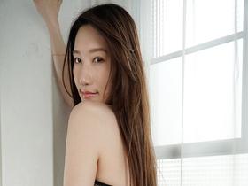 THE ドキュメント　本能丸出しでする絶頂SEX　高身長美人OL妻のスケベなエロBODYが狂う乱交絶頂交尾　サンプル画像01