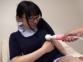 メガネの雑貨店員さん 小柄で可愛いおねえさんがじっくり性感を高められ、デカチンで堕ちちゃった！ サンプル動画サムネイル