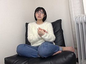 本が大好きな書店員さん 下ネタを振られてキョドってた娘が2時間後…巨根でアヘ顔！チ●ポ堕ち！ サンプル動画サムネイル