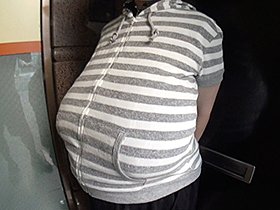 Nカップ素人さん着衣超乳 梨乃28才 既婚 妊娠中 B140センチ SEX場面は有りませんよ、ご注意を。 サンプル動画サムネイル