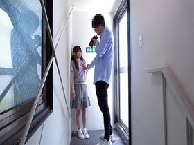 ツルペタのチビッコ２人を猥褻イタズラ雑居ビルに連れ込んでパンツを脱がすとピッタリ閉じた綺麗すぎるワレメが露に…我慢できずに痛がるのも無視してボクの巨マラをメリメリ挿入してしまいました…　サンプル画像12