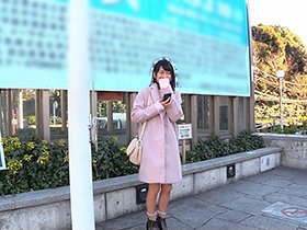 激レア！日焼けクッキリAAA-CUP微乳少女ひまりチャン。留学中の東南アジアから一時帰国、緊急AV出演。 サンプル動画サムネイル