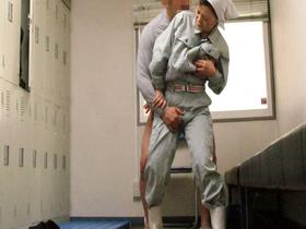 掃除婦のおばさんにわざと勃起したチ●ポを見せて「手コキだけでも・・・？」とお願いしたら、どんな結末が・・・！！？4時間　サンプル画像17