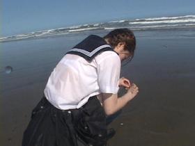 濡れて透けるセーラー服と下着　サンプル画像08