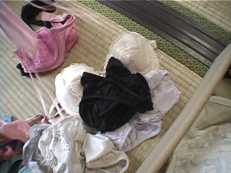 下着窃盗女性宅侵入撮 一人暮らし学生編 2　サンプル画像17