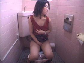 ほろ酔いオナニー女子便所 雑居ビルのトイレでイキ散らかす盗撮映像 4時間スペシャル！　サンプル画像13