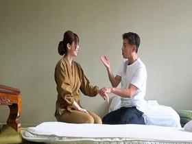 実録　淫乱で美人の仲居盗撮4　サンプル画像01