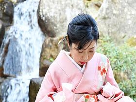 美熟女たちの野外放尿4　8時間　サンプル画像03