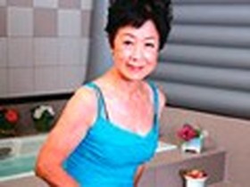 最高齢75歳！！全員生中出しされる最高級超熟ソープランド　サンプル画像02