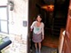 ガチンコ！旦那が出張中・単身赴任中の留守番妻とヤッちゃった！！ サンプル動画サムネイル
