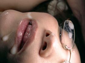 [閲覧注意]輪姦レイプ映像　ノーカット無編集「婦女強姦犯罪記録」　ドマゾ眼鏡主婦無限監禁！　クロロホルムとスタンガンで昏睡、媚薬で悶絶淫潮大噴射　縛り犯され中出しされる熟れた女体は泣きながらイキ続けた！　サンプル画像19