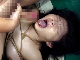[閲覧注意]熟女輪姦レイプ映像　File＃１７　「被害者：４０代ドマゾ豊満肉奴隷主婦」　サンプル画像09