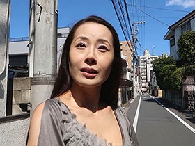 人妻を買い取り強制撮影！ 調教部屋で凌辱されるセレブ美熟女 サンプル動画サムネイル