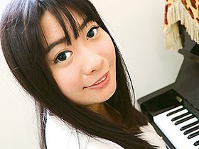 巨乳ボイストレーナーAV出演！底なし性欲の豊満素人女子が連続生中出しでイク！！ あやか サンプル動画サムネイル