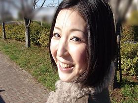 寝取られた欲求不満な人妻たち4時間　サンプル画像01