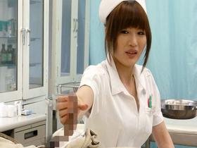 病院でナースのムチムチおばさんに勃起チ○ポを露出したら・・・4時間　サンプル画像10