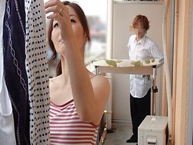 「こんなおばさんのどこがいいの？」母と同じ歳の熟女とヤレたイケない関係4時間　サンプル画像17