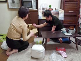 「こんなおばさんのどこがいいの？」大家のおばさんとヤレた！？秘密の関係4時間　サンプル画像07
