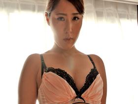 美熟女SELECTION　通野未帆 4時間BEST　サンプル画像12