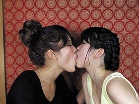 レズ接吻（2） 15組　サンプル画像06