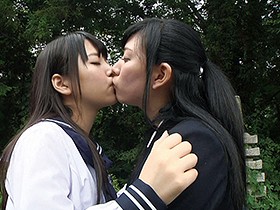レズ接吻 3　サンプル画像04