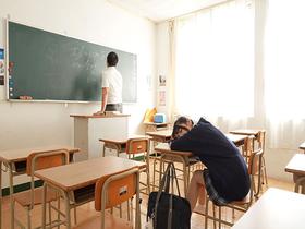 ねっとりベロチューと乳首舐めで誘惑 涎だらだら淫舌フェラで教師を沼らせる痴女J系　倉木しおり サンプル動画サムネイル