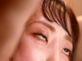 汚ヤジが集まる独身寮の人妻管理人はオナホ願望有り お上品な奥さまをガニ股失禁潮吹きで完全屈服！下品なアへ顔で無様に完堕ち4P大乱交 那賀崎ゆきね　サンプル画像12