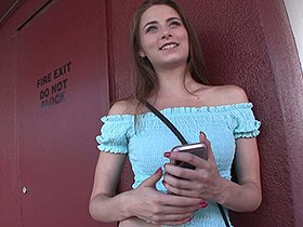 ロスでナンパした迷子のロシアハーフ女子大生がお酒を飲むとやりたいモード全開だったのでありがたく生中出しSEX カイラー（21歳） サンプル動画サムネイル