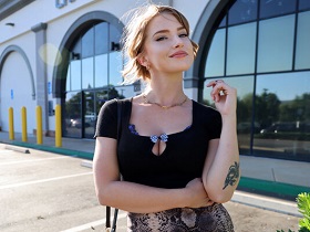 超グラマラスボティの人妻がスーパーで逆ナン!?自宅に誘われ大胆濃厚SEX!! オクタビア(24) サンプル動画サムネイル