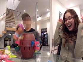 LAで出会った親日美女のカフェ店員にグッツモニターお願いしてみたら奇跡が起きた！！リアナ(28)　サンプル画像09