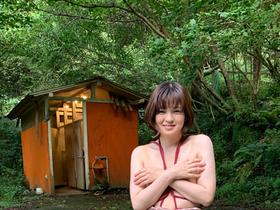 野外で発情する、どすけべ人妻　サンプル画像01