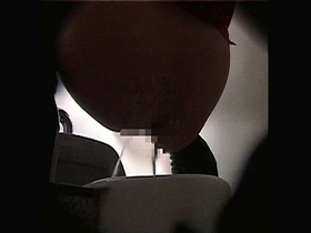 都内某所の飲食店トイレ排泄盗撮スパイカメラ映像4時間34人　サンプル画像19