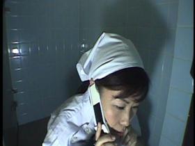 給食センターで働くおばさんのトイレ盗撮 尿検査採取映像2　38人　サンプル画像06