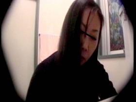 都内某所の仮設和式トイレ排泄盗撮スパイカメラ映像3　20人　サンプル画像02