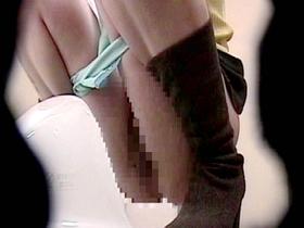 都内某所の仮設和式トイレ排泄盗撮スパイカメラ映像3　20人　サンプル画像08