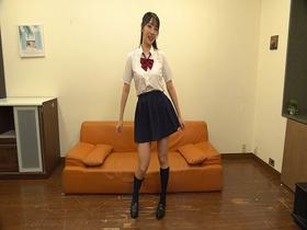 オナサポ！！ 女子○生 着衣で全裸で挑発的ダンス 18　サンプル画像06