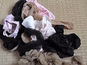 投稿/息子の嫁（28歳）の汚れたパンツ サンプル動画サムネイル