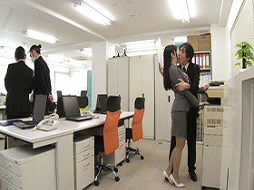 ドスケベOLは拒めない！痴感OLさくらとゆめ サンプル動画サムネイル