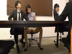 170cmの長身OLを社内痴漢したら…実はむっつりスケベの言いなり娘だったのでそのまま輪姦残業お願いしました！【長身精飲娘・美波さん23歳】　サンプル画像06