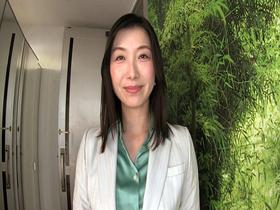 着衣性交桃尻人妻秘書～親子で味わう2泊3日のレンタル妻・ツバキ～ サンプル動画サムネイル