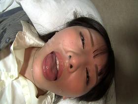 潜入！【痴漢団地】～触られたい女達が集うぶっかけアパートメントを体験取材！痴漢フリーな女記者しおり～　サンプル画像20