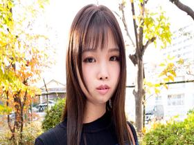 遂に出た！配信で伝説になった、ド地味な炉利顔なのに、体はオマセなJ-cupの神BODYを持つアンバランスなギャップがタマらない素人娘の生々しすぎる動画。(6SEX収録)　サンプル画像01